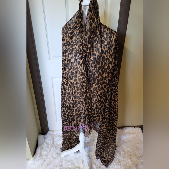 100% Authentic LOUIS VUITTON Leopard Print Cashmere Silk Scarf Wrap - Picture 2 of 15